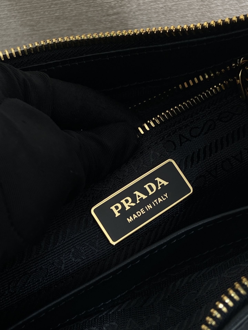 Pra*a top handle bags
